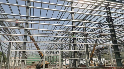 Պողպատե շինարարական արտադրամաս մեկուսացված ապակյա բուրդով վահանակներով